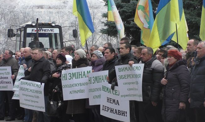 Аграрии обещают устроить «тракторный» майдан после праздников