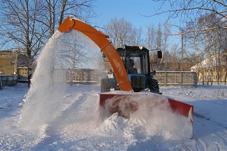 КГГА уверяет, что от снега очищено 90% столичных дорог