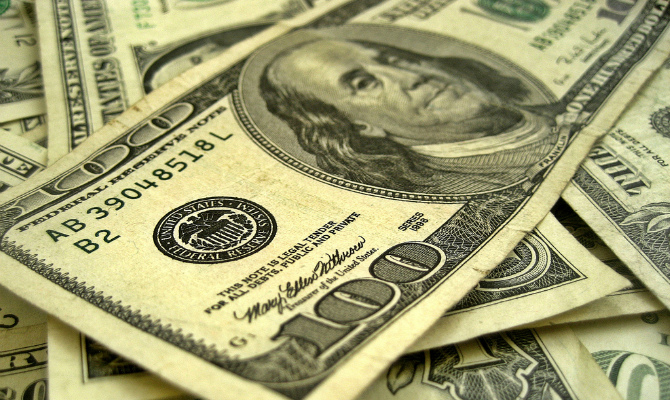 В декабре украинцы продали валюты на $120 млн больше, чем купили