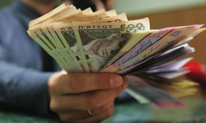 Президент распорядился пересмотреть размеры выплат военным в зоне АТО