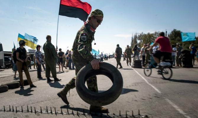 Активисты прекращают блокаду Крыма