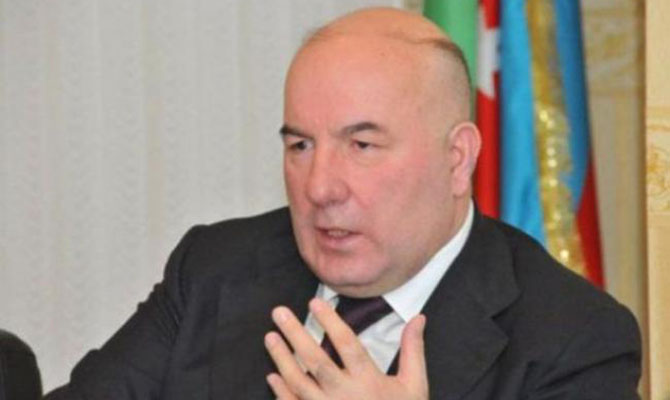 Азербайджан ограничит вывоз валюты из страны