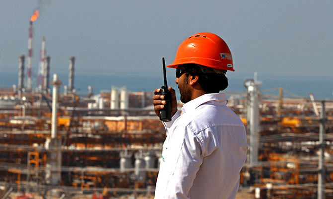 Иран снизил цены на нефть для Европы