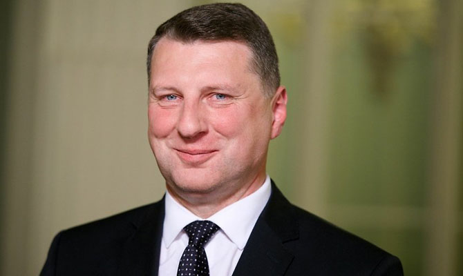 Президенту Латвии проводят срочную операцию на сердце