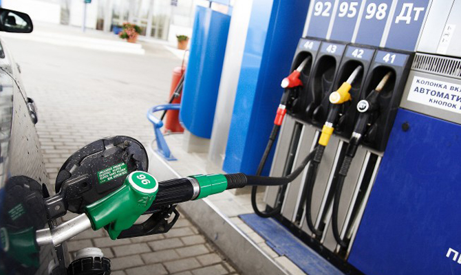 АМКУ подозревает операторов АЗС в «молчаливом сговоре»