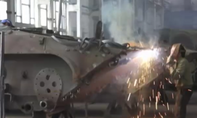 На Житомирском бронетанковом заводе обнаружили недостачу двигателей на 7 миллионов гривен