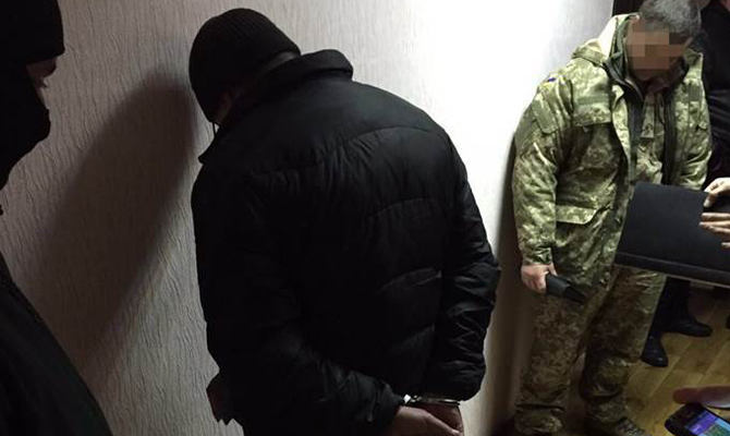 В Киеве задержали на взятке чиновника экологической инспекции