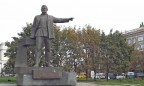 В Днепропетровске снесли монумент Петровскому
