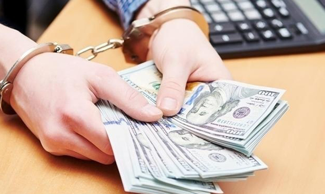 СБУ задержала на взятке главного специалиста миграционной службы