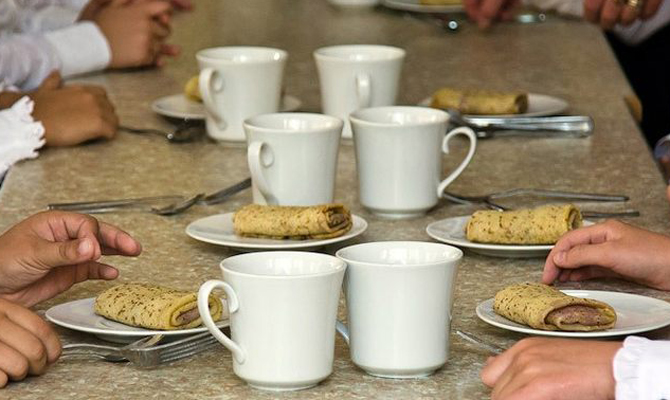 Депутаты предлагают организовать бесплатное питание в школах за счет средств местных бюджетов