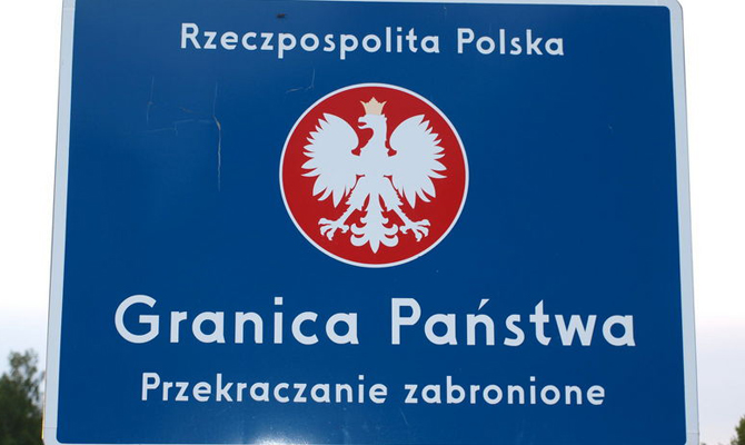 Польша остановила грузовые перевозки с России