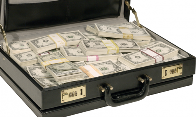 В Киеве живет 2,5 тысячи гривневых миллионеров