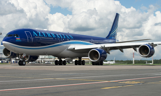 МАУ и AZAL отменили бесплатное питание для пассажиров эконом-класса