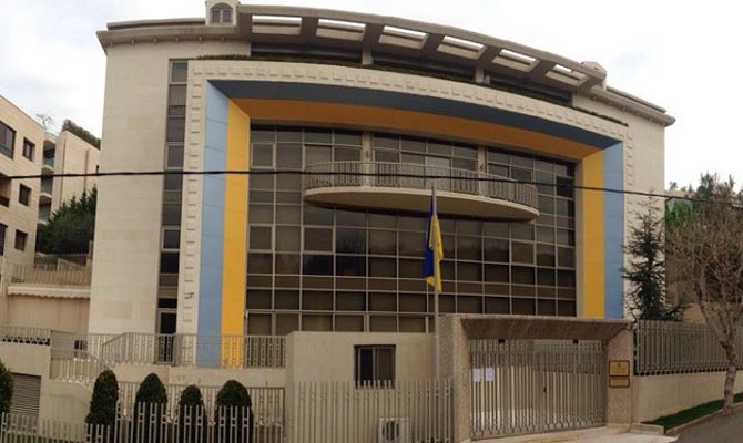 Украина перенесет посольство из Сирии в Ливан