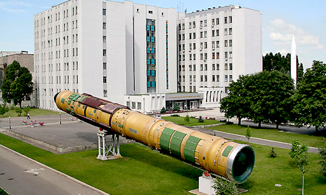 Работникам «Южмаша» выплатили часть долгов после пикета