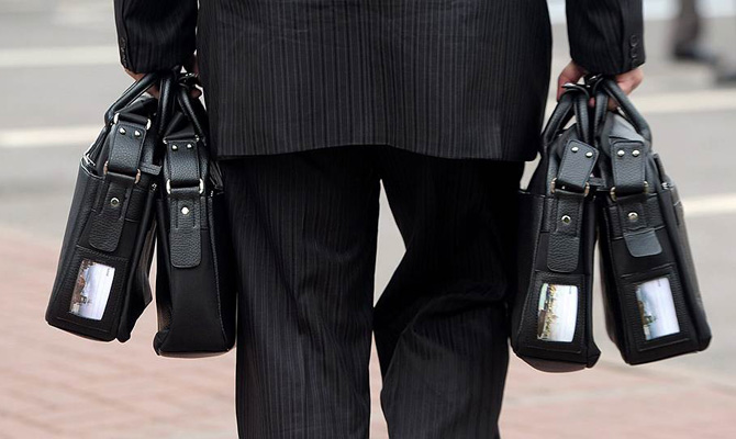 Яценюк просит ЕС создать фонд для повышения зарплат чиновникам