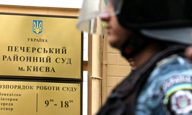 Прокуратура инкриминирует киевскому полицейскому убийство пассажира БМВ
