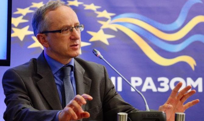 Томбинский: ЕС требует усовершенствования законопроекта об электронном декларировании, а не его отмены