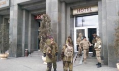 Захватившим отель «Казацкий» активистам выдвинули ультиматум