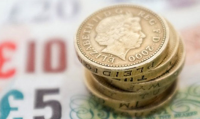 Курс доллара США к британскому фунту показал рекордный рост с 2009 года