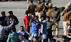 Жертвами столкновений полиции и протестующих в Индии стали 19 человек