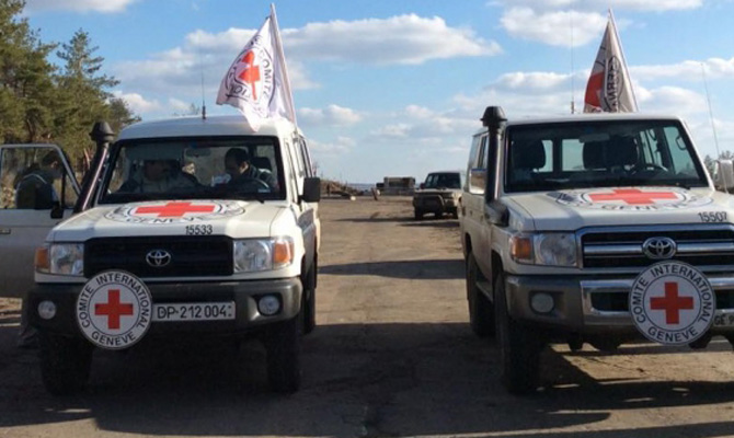 Геращенко: Из плена боевиков освободили троих украинских заложников