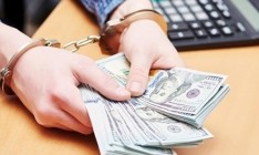 Чиновник киевской РГА попался на взятке