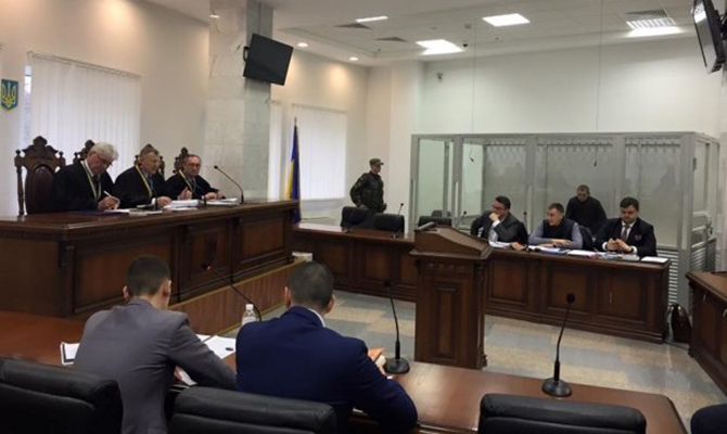 В суд на рассмотрение апелляции на арест полицейского Олейника приехали Аваков, Кличко, Деканоидзе