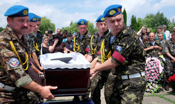 США насчитали более 430 погибших на Донбассе за последний год