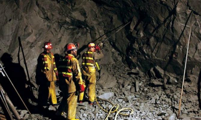 Трое горняков получили ожоги во время аварии на днепропетровской шахте