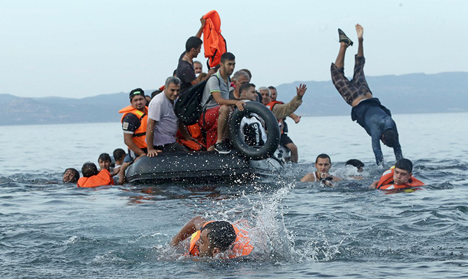 ЕС поручил Греции расселить 37 тысяч мигрантов за неделю