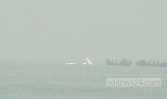 Катастрофа в Бангладеш: МИД выясняет, были ли в самолете украинцы