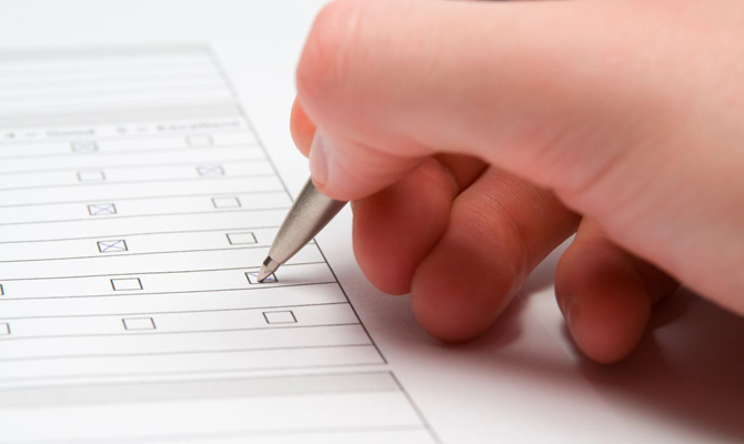 В феврале экономикой страны были недовольны почти 90% граждан