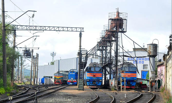 Укрзализныця одолжит топливо для заправки локомотивов