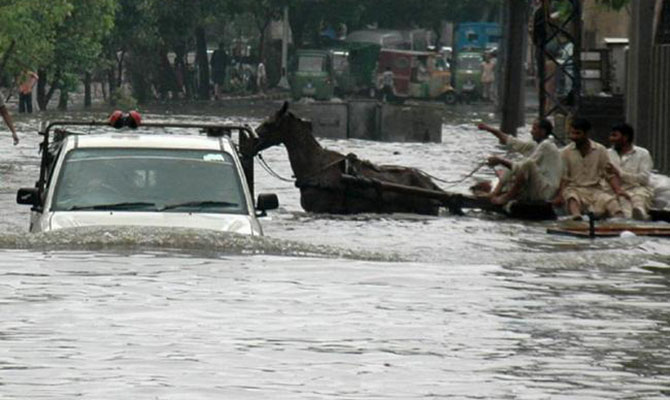 Из-за мощных ливней в Пакистане за последние дни погибли более 40 человек
