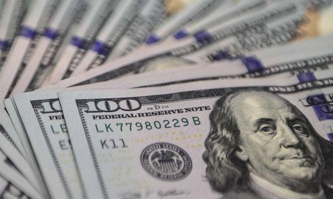 НБУ продал банкам рекордные $60 миллионов
