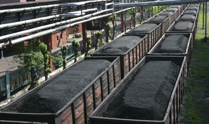Кабмин включил в план потребления угля поставки с оккупированного Донбасса