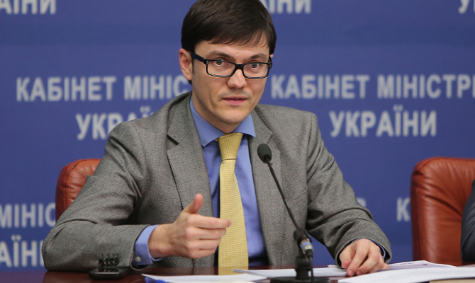 Министр инфраструктуры Пивоварский ушел в отпуск до 15 апреля