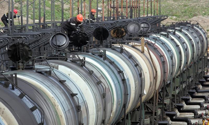 Россия сократила экспорт нефти