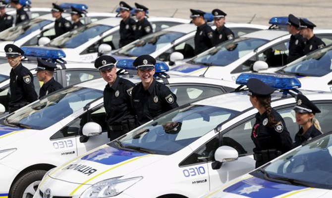 В Борисполе приняли присягу патрульные полицейские