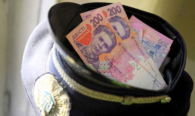 В Киеве задержали на взятке генерала полиции