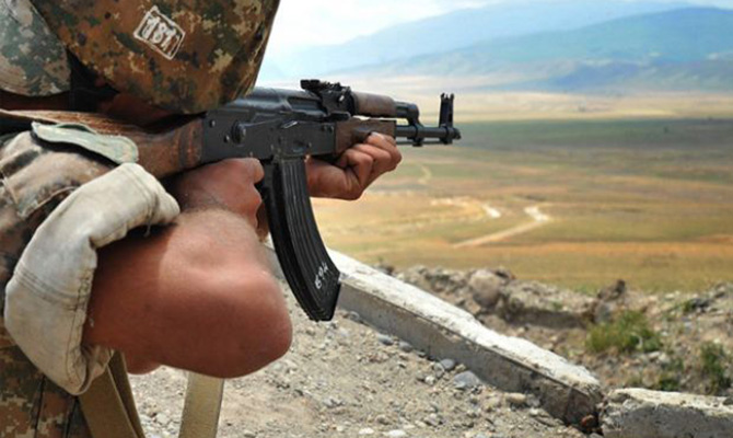 В зоне карабахского конфликта возобновились боестолкновения, есть пострадавшие