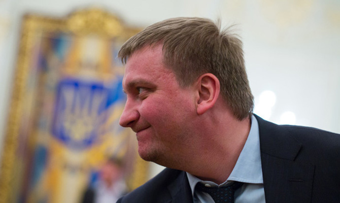 Министр юстиции заработал в 2015 году 4 миллиона