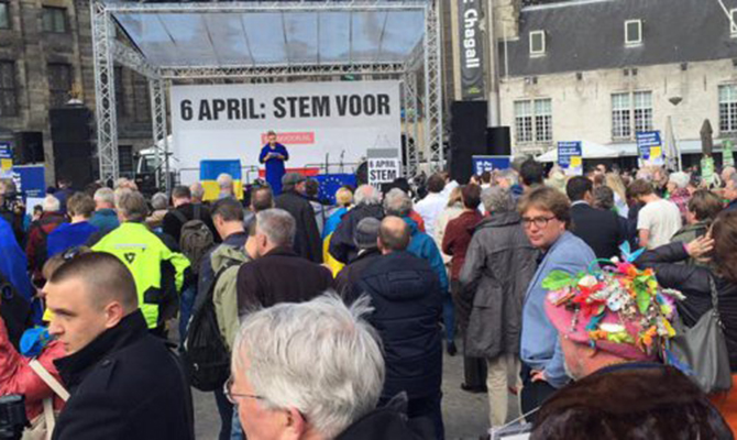 Бывший генсек НАТО призывает голосовать за ассоциацию Украины с ЕС