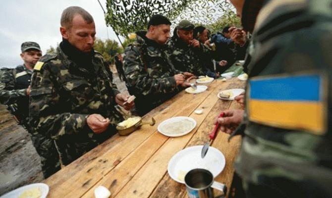 Кабмин продлил эксперимент по продобеспечению ВСУ до 2017 года