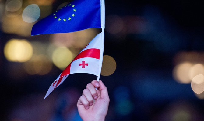 Опрос: 77% жителей Грузии поддерживают вступление в ЕС