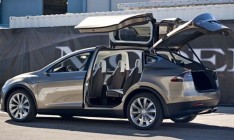Tesla отзывает 2,7 тыс. внедорожников Model Х