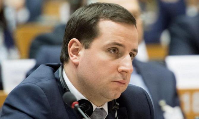 За 2015 год доходы нового министра Кабмина снизились почти в 5 раз