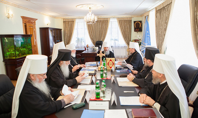 УПЦ просит у власти альтернативу для верующих, которые отказываются от электронной идентификации