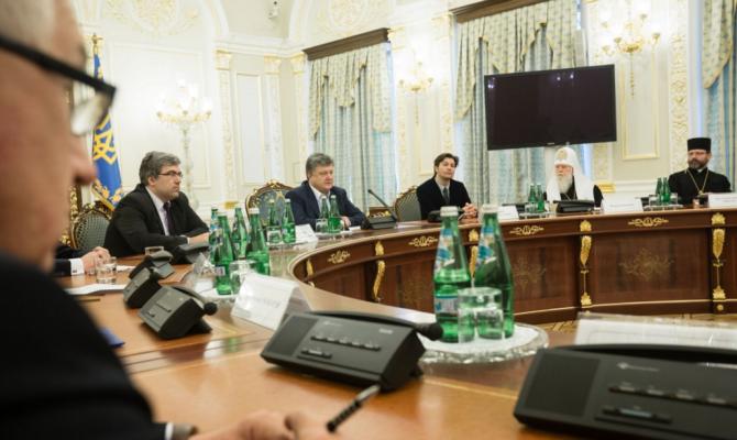 Порошенко ратует за единую поместную православную церковь в Украине